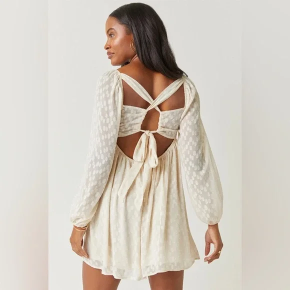 ✨ Audrey Parks + Francesca’s Cream Dot Mini Dress - Picture 3 of 8